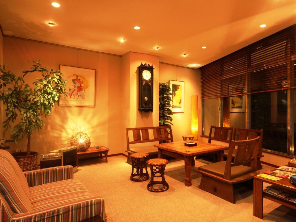 Hôtel Honkan Gentaroya à Nozawaonsen Extérieur photo